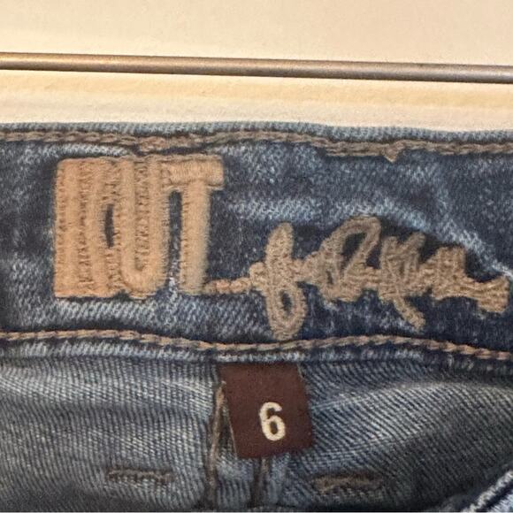 Kut from the Kloth Distressed Jeans sz 6 Medium Dark Wash Jeans - Picture 2 of 6